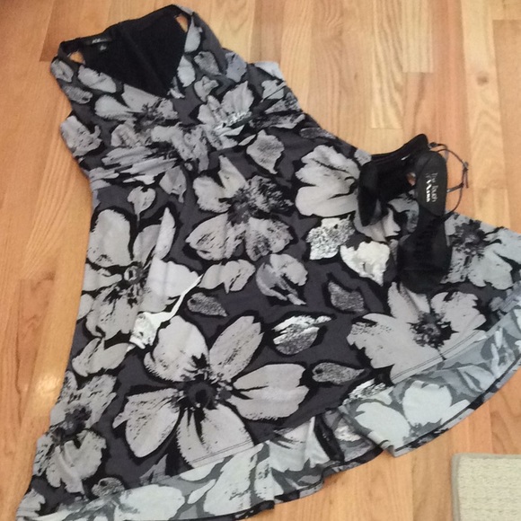 AGB Dresses & Skirts - ❤️HP❤️AGB Gray Sleeveless Dress